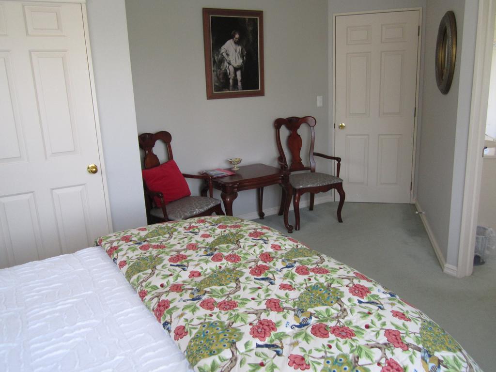 Be My Guest Bed & Breakfast New Plymouth Room photo