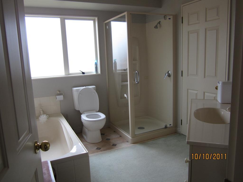 Be My Guest Bed & Breakfast New Plymouth Room photo
