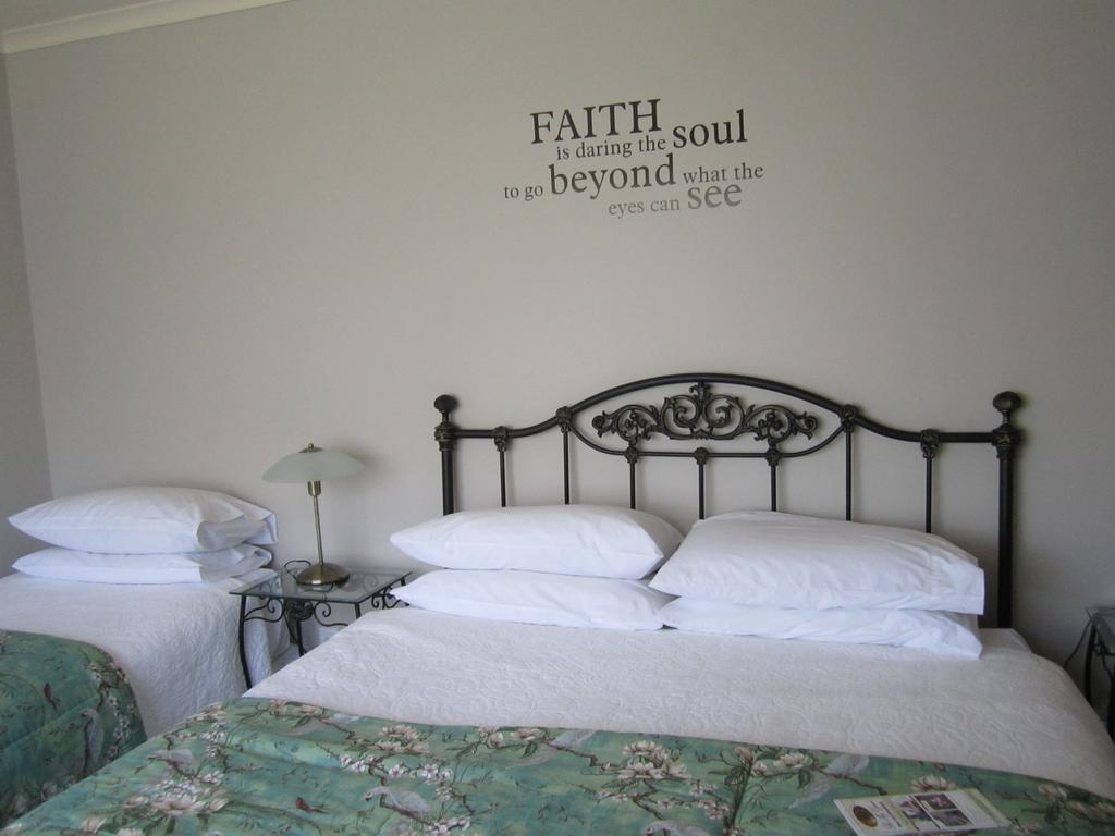 Be My Guest Bed & Breakfast New Plymouth Room photo