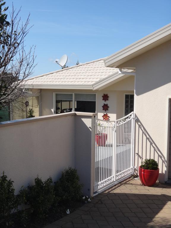Be My Guest Bed & Breakfast New Plymouth Exterior photo